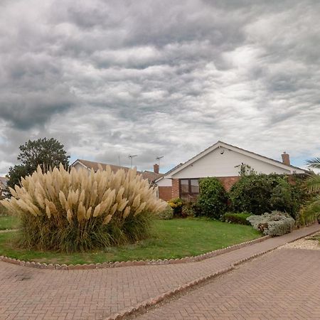 Palm Bay'S Luxury Bungalow - Self Check In & Parking Villa Margate Eksteriør bilde