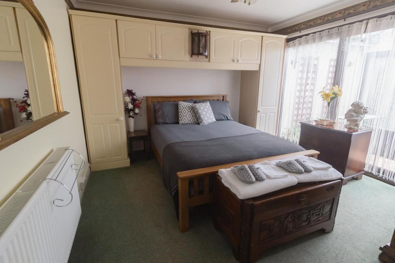 Palm Bay'S Luxury Bungalow - Self Check In & Parking Villa Margate Eksteriør bilde