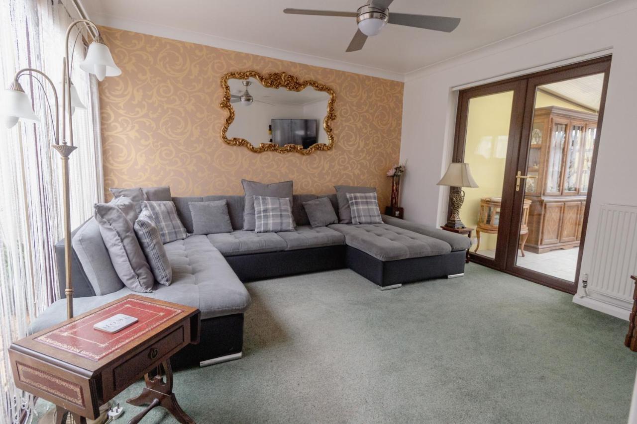 Palm Bay'S Luxury Bungalow - Self Check In & Parking Villa Margate Eksteriør bilde