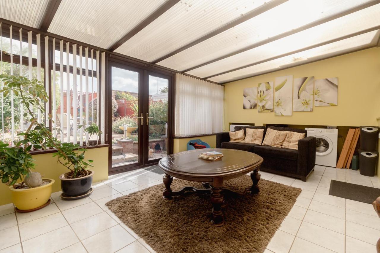Palm Bay'S Luxury Bungalow - Self Check In & Parking Villa Margate Eksteriør bilde